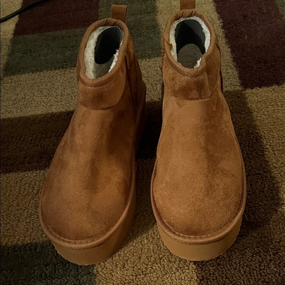 Charlotte Russe NWOT Tan Suede Ankle Boots
